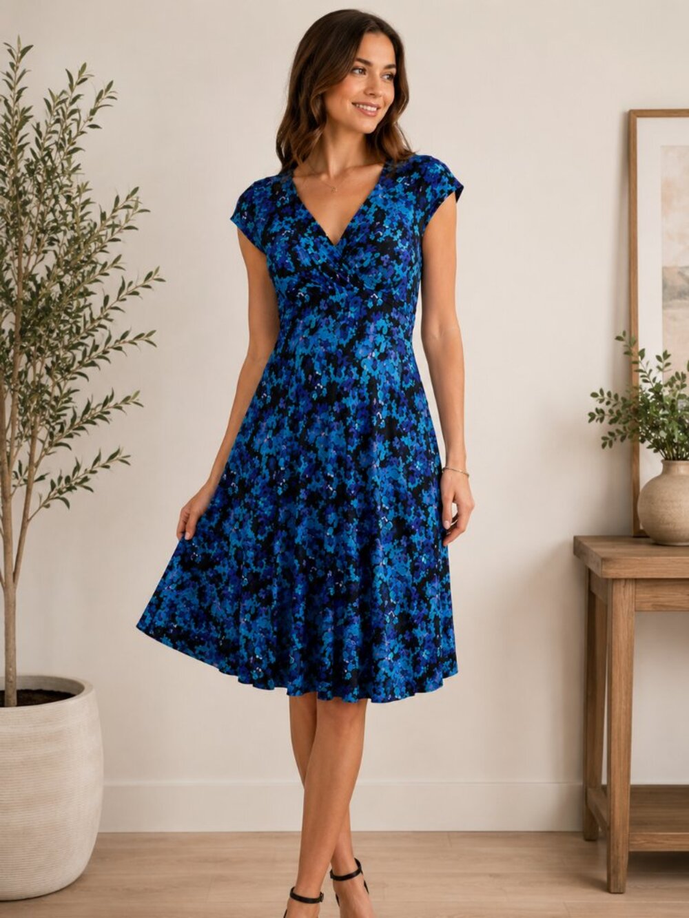 Feminine Flowy Floral dress-Med-Summer-special event-Empire Waist-zip-Size 10-12